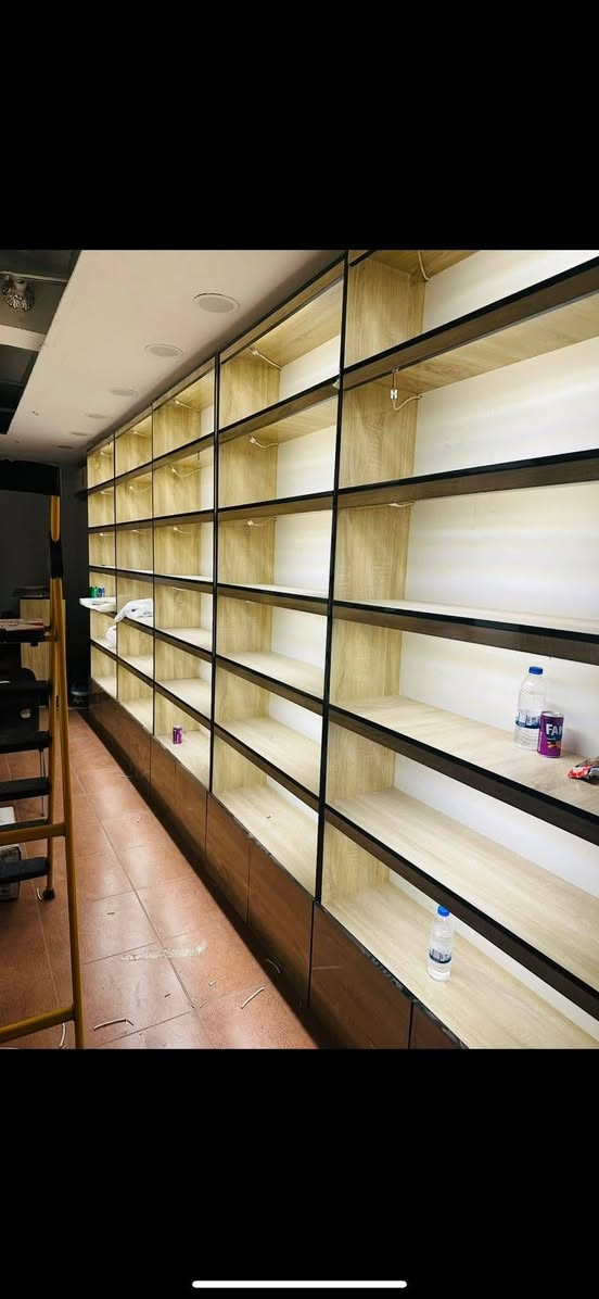 العلق تم حدد مكانك توصلك الاسعار مكان #البصرة
(#لا #يوجد #توصيل #محافظات #حاليا) 

(#لا #يوجد #توصيل #محافظات #حاليا) 

تم وصول فاترینات جميع الوان جهاز استلام 

ما يهمنه صعود أسعار الخشب جوه سوك 

الخشب((mdf) وليس ملامين 

من لديه الحجز يارت يجي يستلم بضاعه

فاترينات خشب جميع الألوان 

يوجد عمق 20*ارتفاع 250سم

يوجد عمق 30 ارتفاع 250سم 

#اكو_تفصال_حسب_لطلب 

مكان #البصرة #البصرة 

 يوجد توصيل داخل البصرة فقط 

(#لا #يوجد #توصيل #محافظات #حاليا) 

 *********** واتساب وانتصال

ملاحظه السبب عدم الذكر الا.سعار انحضر
