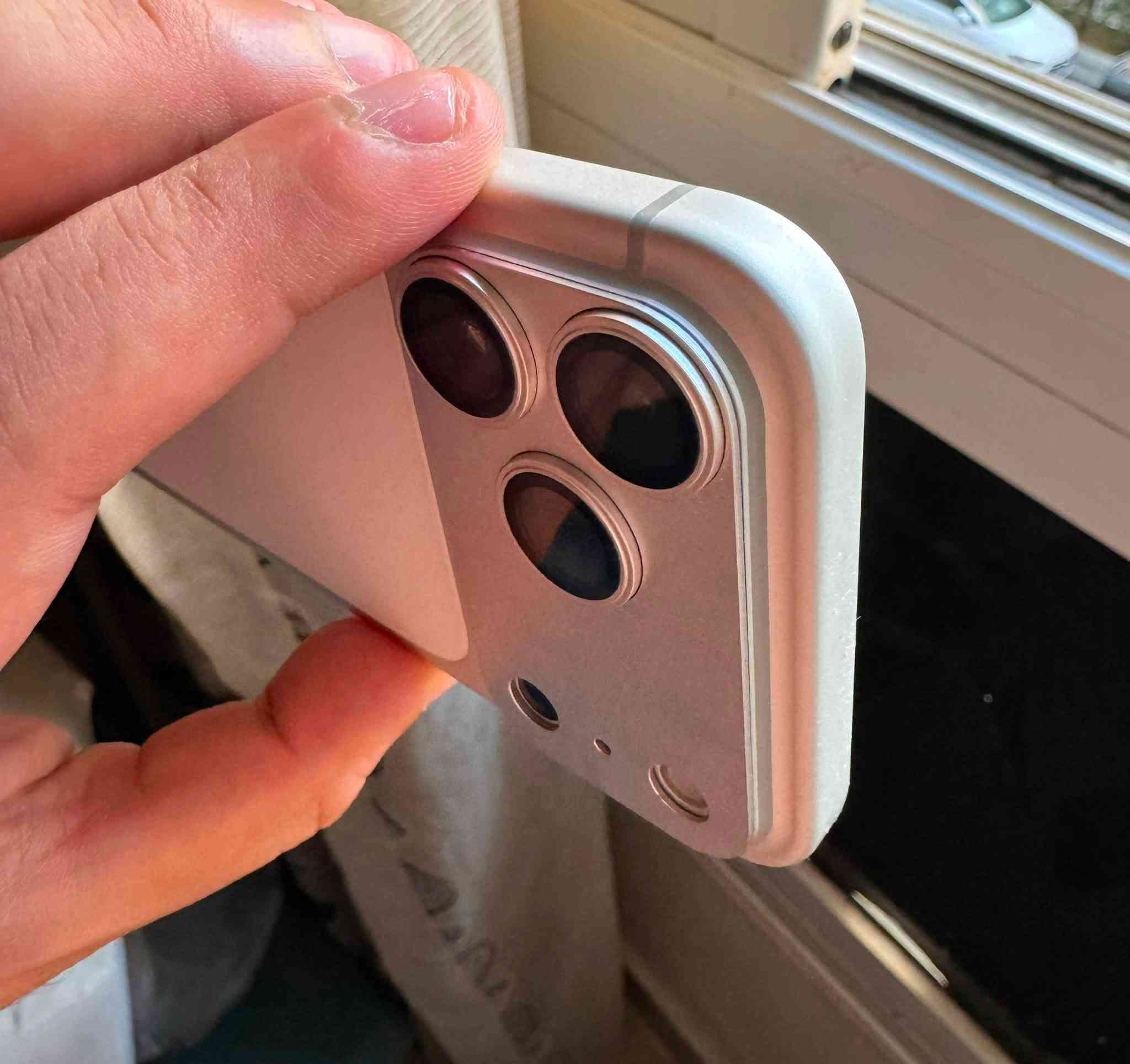 السلام عليكم iPhone 14 برو ماكس محور 17 برو ماكس نضيف كلش مكفول مبدل شاشه مال تقصيخ بشرط كله طبق الاصل نفس ال 17 برو ماكس شاصي كامل  دكمه كأمره صفح فلاش كله بشرط متوفر توصيل جميع المحافظات ***********
