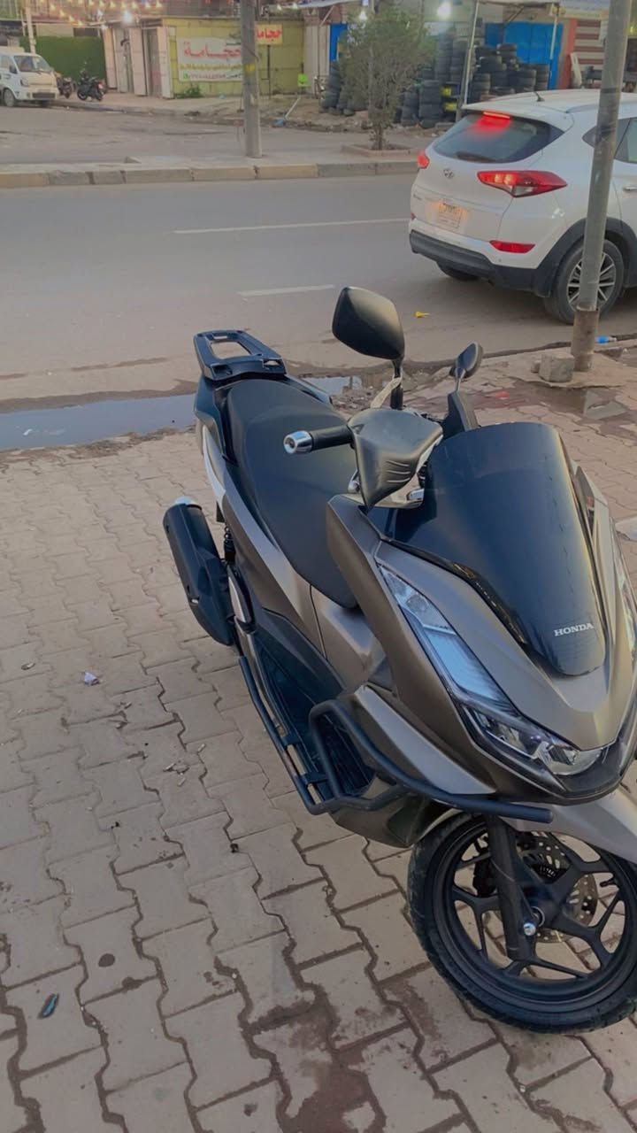 Pcx جيل 4ياباني دبل بصمه مكفوله مكينه 160 لستفسار ***********
