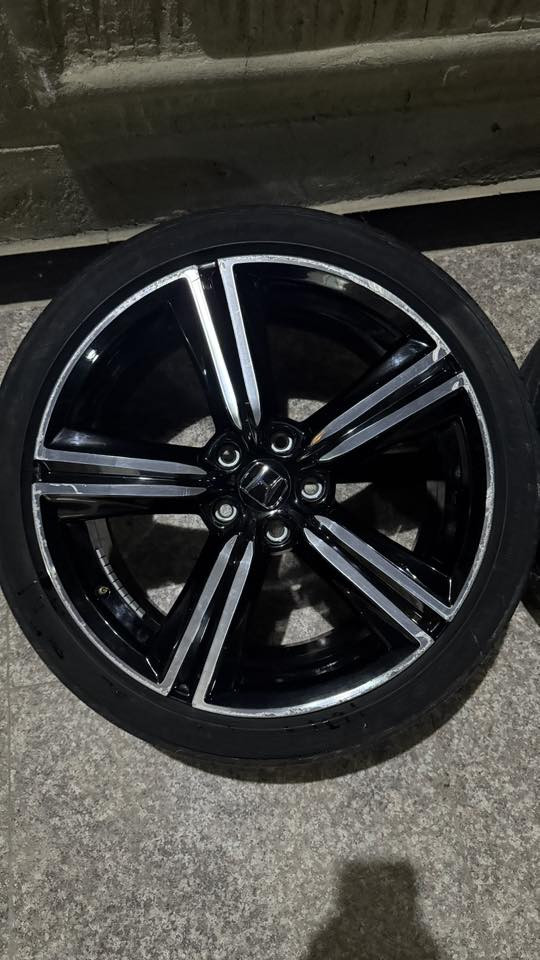 سلام عليكم اللهم صلي على محمد وال محمد 
ويل كب هوندا اكورد حجم 19 عدد 2 
مع الحساس والتاير نص عمر 
الويل كلش نظيف لا عواج ولا تصليح ولا فطر بحالة جيد جداً 
سعر التك ١٧٥ الف من الاخير وماكو بهيج سعر 
اليريدهم
***********
