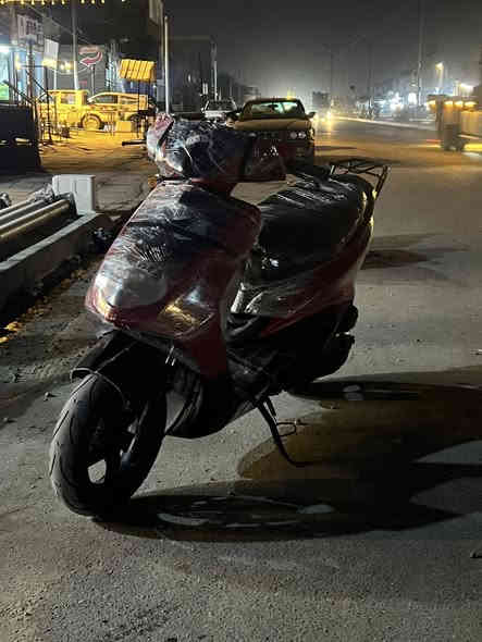 السلام عليكم
سكنس نثية ادراجة خير من الله معدلهة كلش حلو ادراجة كلشي شغال بيهة زوج تايرات جدد 
ادراجة مناقصهة اي شي فقط كفراتهة تعبانة 
اصليات يحتاج لحسم لليط مالتهم او تبدل كفراتهة محركهة مجفتة بيدي اطيك بي ضمان سنة اي نقص ما بيهة كلشي شغال عارضهة 550 وبيهة مجال نتراهم 
مكاني بغداد البياع 
***********
