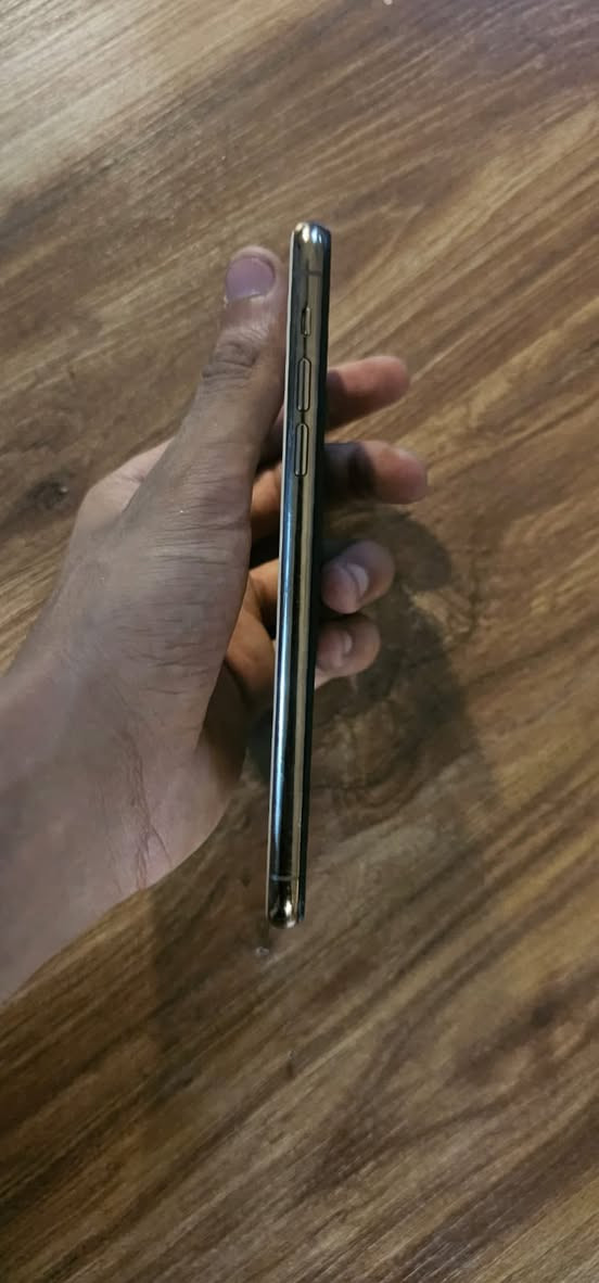 ايفون 11 promax
ذاكره 256 
مبدل بس شاشة 
فيس ايدي واكف 
بطاريه 73 
نضيف كلش 
سعر 300 و بي مجال 
مكاني بغداد الزعفرانية 
***********
