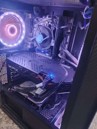 معالج i5 9400f • كرت RX 580 8GB • رام 16GB 3200