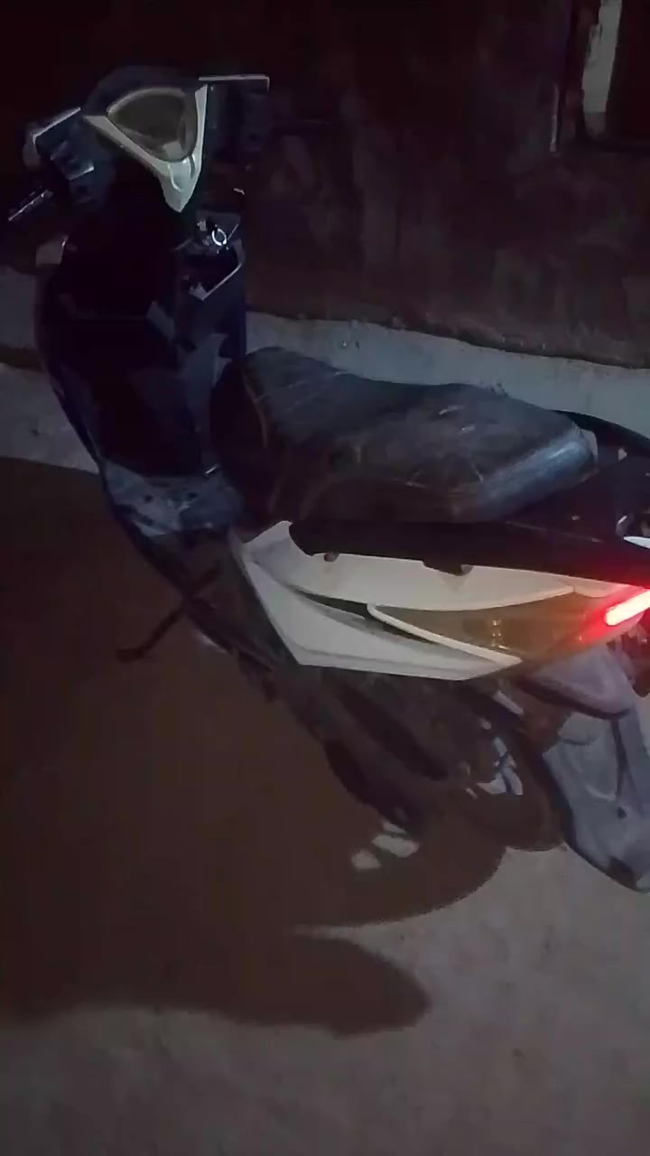 للبيع شغاله من طول للطول نكره سلف نقصها باتري مجفته جاهزة كهربائيات كلها شغاله تجفيت جديد. توها.  مكاني سوق الشيوخ السعر 180 قفل بدون مداهر ولا وعود أبيعك شغاله وكوم حديد حتى ما اتفاشل وياك 
***********
