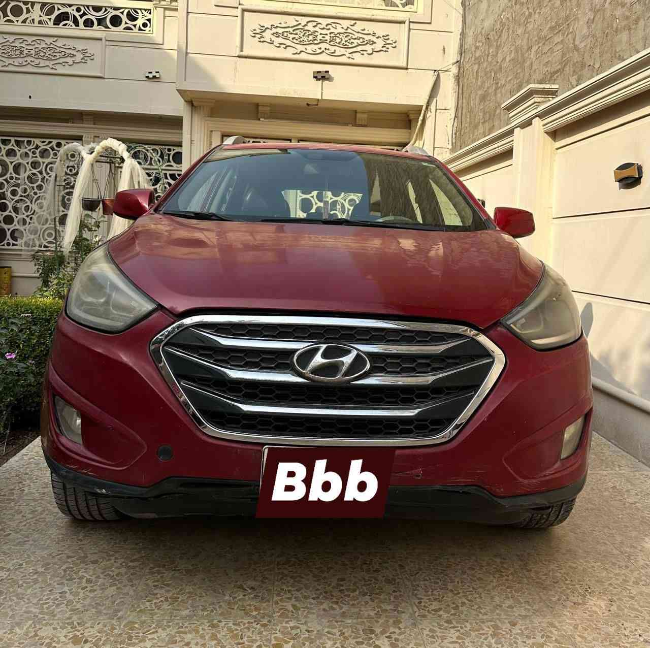 توسان وارد امريكي 2011✳️
محرك 2400 لوك لامبدل ولاشي ❇️
ماشية 100 كيلو❇️
 تبريد ثلج منظومة جديدة كاملة بالصيف شديتها❇️
صدرها نظيف مصلحة على ايدي ❇️
باتري جديد ❇️
 حادثها الركن الامامي بالجاملغ جهة السايق شرط بدون دواخل
 بيها رشات صبغ بالبيبان وشوية جراد بالبنيد والقمارة يعني ترتبها على ايدك تطلع فوول 
كشناتها والغرفة الداخلية بلادي لاتحتاج دوشمة ولاشي❇️
السيارة بغداد باسمي احول لك ثاني يوم ❇️
مكاني بغداد السيدية ❇️
السعر 115 ورقة حتى لااتعبك الشراي يراسلني ومااقصر ويا ❇️

الرقم واتساب او رصيد 
***********
غير متواجد على الفيس
