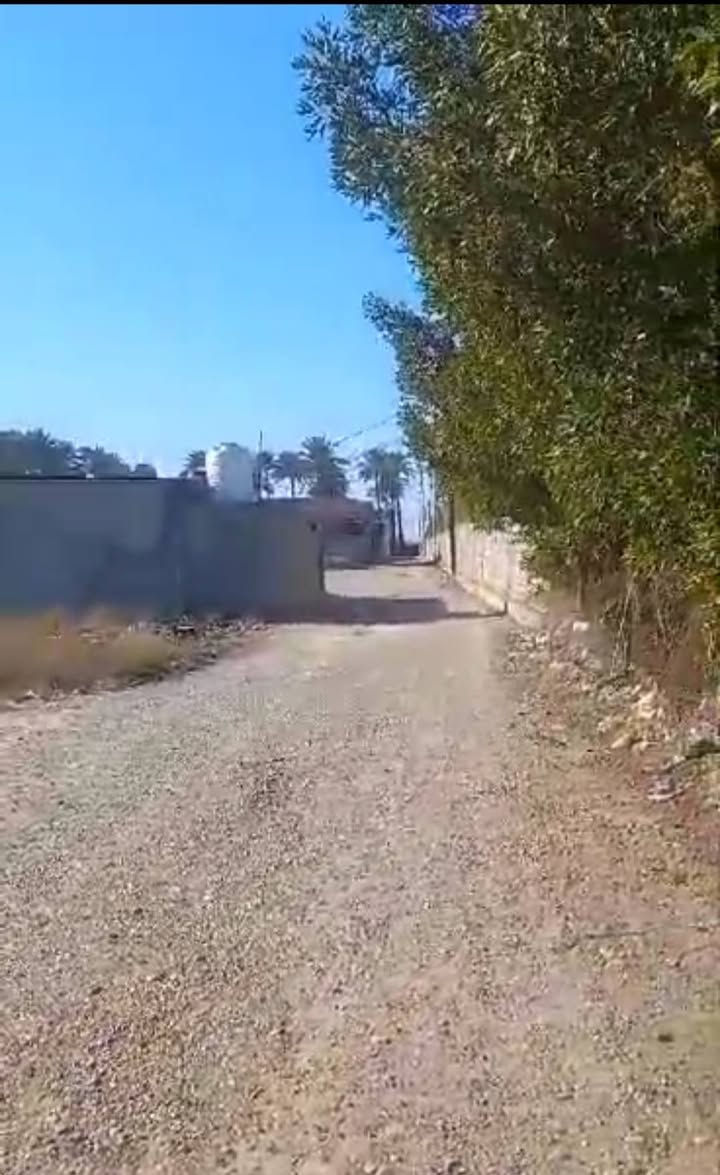 للبيع قطعة ارض مساحته 240 متر بيه بناء رفت سند 25 ناحية الرشيد قرب مدرسة وثاب شاكر قريب سيطرة ال 75 ع دولي السريع خدامات موجوده سعر 60 وبيه مجال الاتصال ع الرقم *********** أو وتساب على الرقم***********
