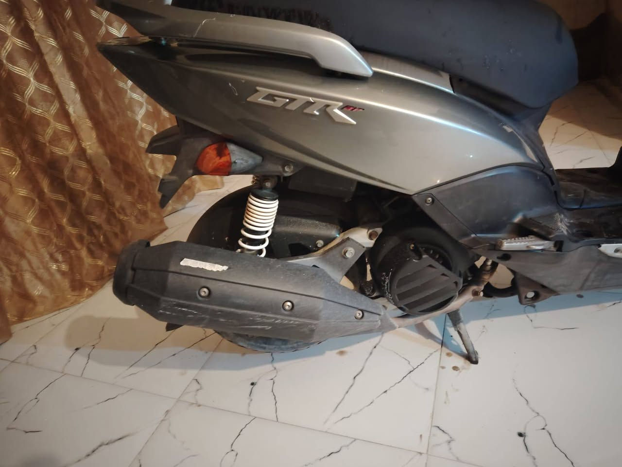 السلام عليكم جي تي ار للبيع موديل 14 عنوان سبع قصور الدراجه مال رمبه صال 29 يوم السعر مالها 950 الدراجه احلى من الصور خاص ما اجاوب اتصل على الرقم واتدلل *********** .. كرار
