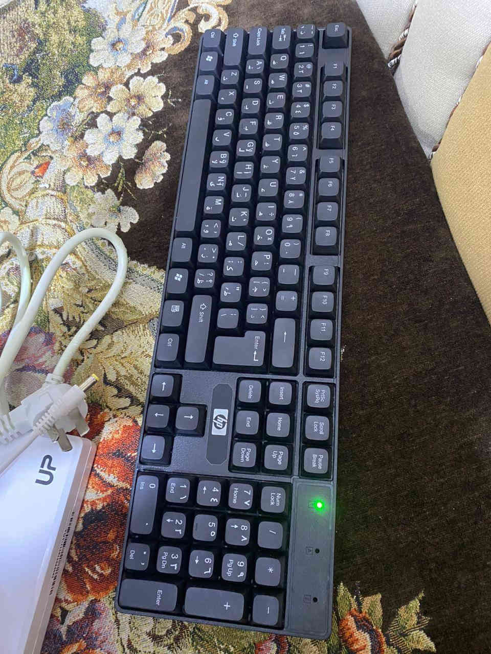 شاشه لبيع
ذاكره512
عشويه 12
منصب على ندوز 10
مع كيبورد و موس 
سعر 400الف وبي مجال قليل جدن
من بغداد حي نصر 
*********** بي وتساب و تصال
