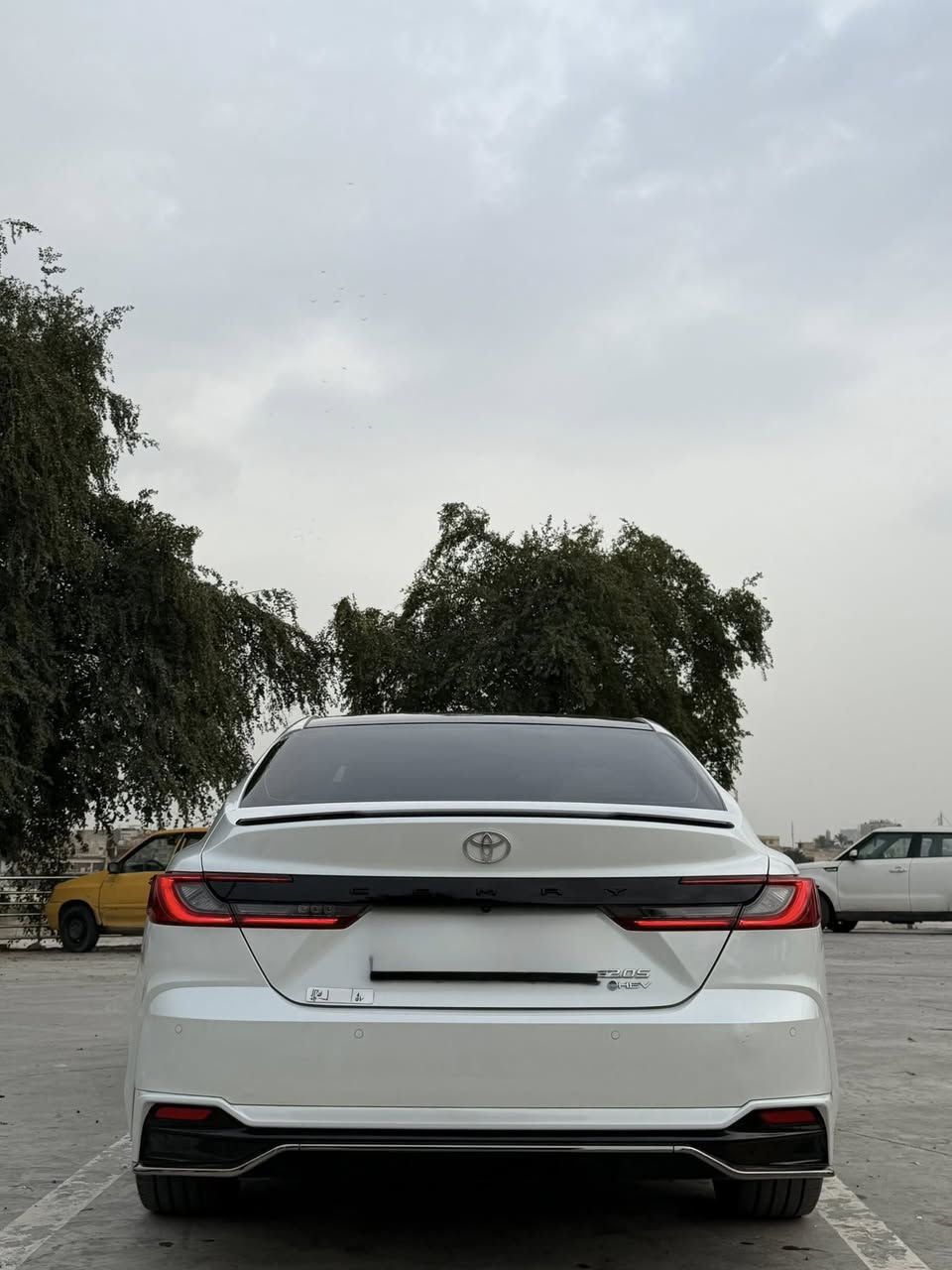 � للبيع — Toyota Camry 2025 (تجميع الصين) فل مواصفات 🔥

سيارة أنيقة + عملية + مريحة، مناسبة للاستخدام اليومي والسفر، بحالة ممتازة جداً 👌

✨ الموديل: 2025
✨ النوع: كامري (الجيل الجديد)
✨ المواصفات: فل كامل (Full Optin)

🔧 المحرك والأداء:

 • محرك 2.5 لتر + نظام هايبرد
 • قوة تقريباً 230 حصان  
 • دفع أمامي + قير أوتوماتيك
 • صرفية وقود اقتصادية جداً

💎 المميزات والتجهيزات:

 • شاشة وسطية كبيرة + شاشة عدادات ديجيتال (12.3 إنج)  
 • هيد أب ديسبلاي (HUD)
 • فتحة سقف بانوراما تيسلا (دبل)
 • مقاعد جلد وشاموه كهربائية + تبريد وتسخين
 • ذاكرة مقاعد
 • شحن لاسلكي
 • تشغيل بصمة + دخول ذكي
 • كاميرا خلفية + حساسات أمامي/خلفي
 • مثبت سرعة راداري + الحفاظ على المسار
 • نظام النقطة العمياء
 • مكيف أوتوماتيك مزدوج + فلتر هواء PM2.5
     •        مقود كهرباء +ذاكرة تخزين
     •       5 كامرات محيطية
     •       4مودات قيادة
     •       داتاشو الجامة الامامية
                
🚗 التصميم:

 • شكل رياضي حديث وشبك أمامي جريء
 • جنوط ألمنيوم 18 إنج  
 • إضاءة LED كاملة

💡 مميزات عامة:

 • سيارة مريحة جداً وعملية
 • تكنولوجيا حديثة + أمان عالي
 • خيار اقتصادي مع أداء قوي
 • من أجمل نسخ الكامري الجديدة
📍موقع السيارة بغداد الكاظمية📍
📍 السيارة جاهزة للفحص سعر السيارة 280$
📞 للجادين فقط ***********
                               078386283
