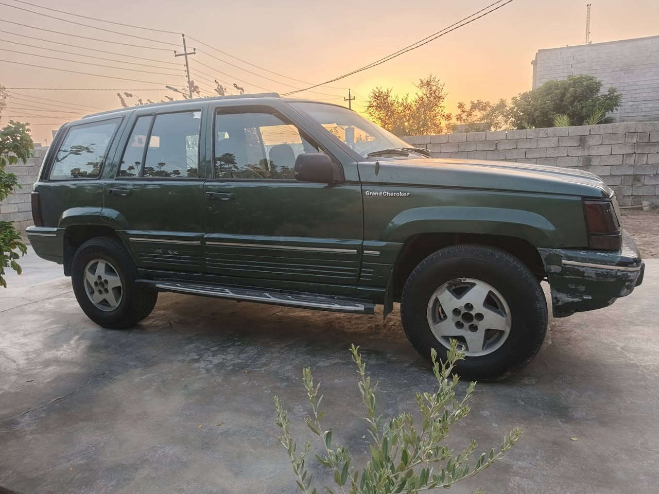 جيب شيروكي موديل ٩٤ السعر ٣٥ وبي مجال بسيط 
المكان ديالى وصاحبه موجود تحويل 
رقمه كركوك  رقم الهاتف : ***********

