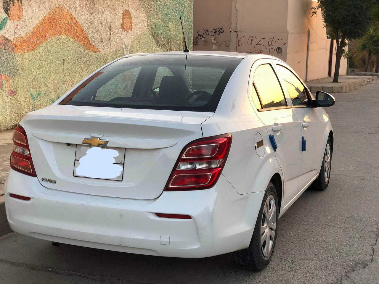 بۆ فرۆشتن …🤍🤍…لبیع 

( بِسْمِ اللَّـهِ الرَّحْمَـٰنِ الرَّحِيمِ )
Chevrolet Aveo 2019

فوول مواصفات 
لایت عەدەسە 
لایت لید
دژە خلیسک
‏ABS
چوار جام کارەبا ئۆتۆ
سەنەوی بەسەرچووە
هەموو گیانی بەشەرت
دەعم و لێدراوی نیە تەنها دۆسەکانی قوباوە
نرخی ٩٥گەڵاو معامەل***********
هەموو گیانی بەشەرت یەک دینار مەسرەفی تیدا نی یە. 
نمونە لە جوانی 

سعر : ٩٥ گەڵاو. 💸💵✅

ژمارەی خاوەن کاڵا ☎️:*********** السليمانية, العراق
