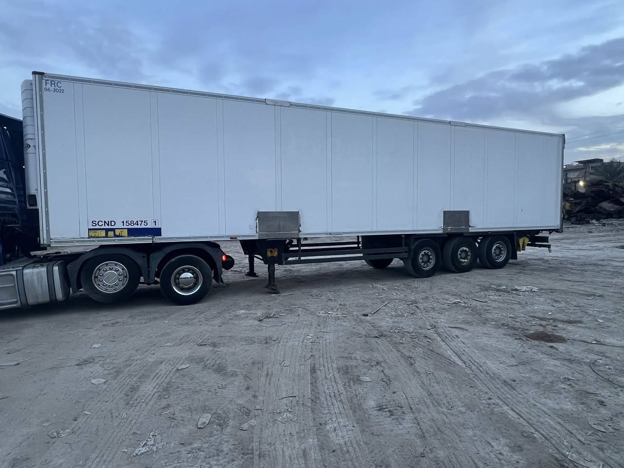 للبيع براد شمتز منفيس دخول  جديد شمالي  موديل 2016 سمك 5السعر ١٦٥. ورقه  للاستفسار ***********العنواو بغداد الشعب@
