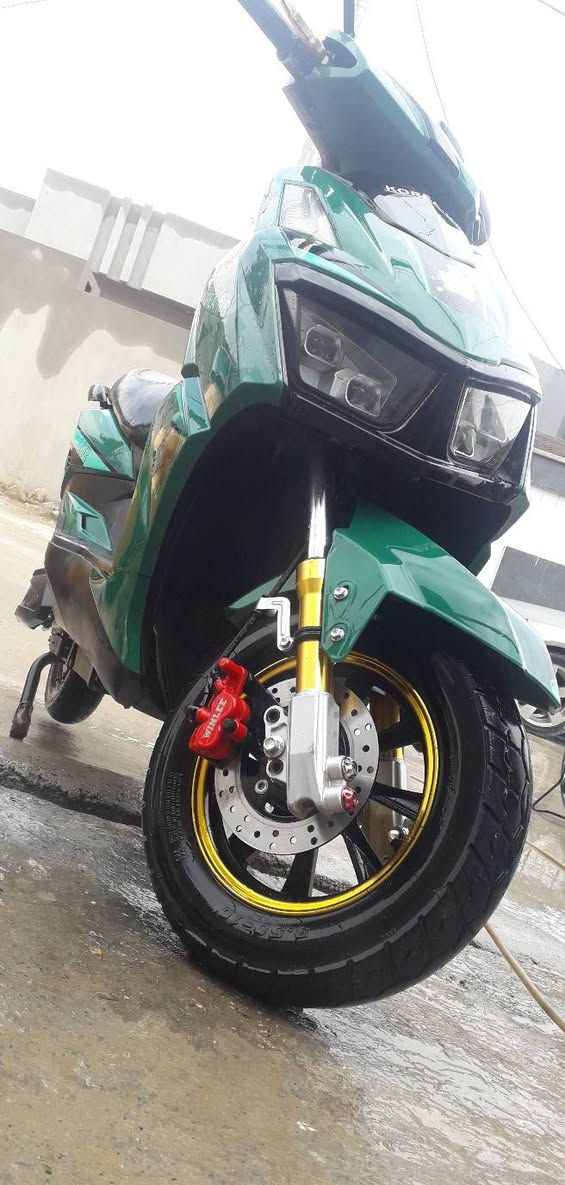 السلام عليكم للبيع دراجه سكنس ماطور نضيف مابي أي عطل شرط الفحص بطاريات🔋 مال الشركة اصليه الملف والعقل شرط استعمال شهرين فقط لايت عالي ناصي اشاير بكلايت حساسات بريك كلو شغال دبلات أمامي وخلفي شغال شرط+ نضام البارك (P) ونظام(R) شاحنه شرط اصليه +مدخل UPS شحن 🔋⚡+كرت تشغيل2 ،سرعه99 الحقيقي 95 أربعة نمرات نمره طويله هورن شغال السعر 675وبي مجال ( موصل قوسيات مفرق تلكيف ) شراي اتصل على الرقم (***********) +(***********)
