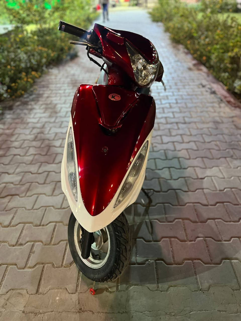 السلام عليكم 
كامكو J4 للبيع كامله مكمله نكره سلف بأي وقت شلعه ومعدل تخبل كهربائيات كامله من كلشي دراجه نضافه 100/100 محرك لا تنقيص ولا تبخير فووول مفتوحه الدراجه السعر 400 وبيه مجال مكان نجف حي ميسان *********** او متواجد خاص
