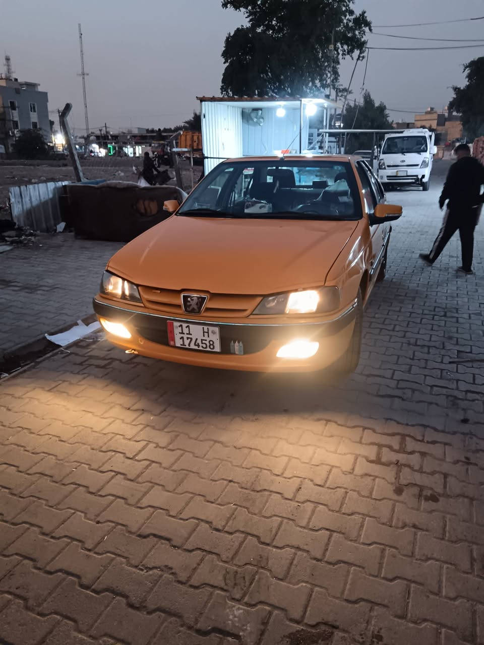 السلام عليكم بيجو بارس موديل ٢٠٢١رقم بغداد انكليزي  يوجد صبغ باب خلفي عكس السائق وبارد في قبغ البانزين العنوان بغداد الجديده السعر ٦٥. (***********)
