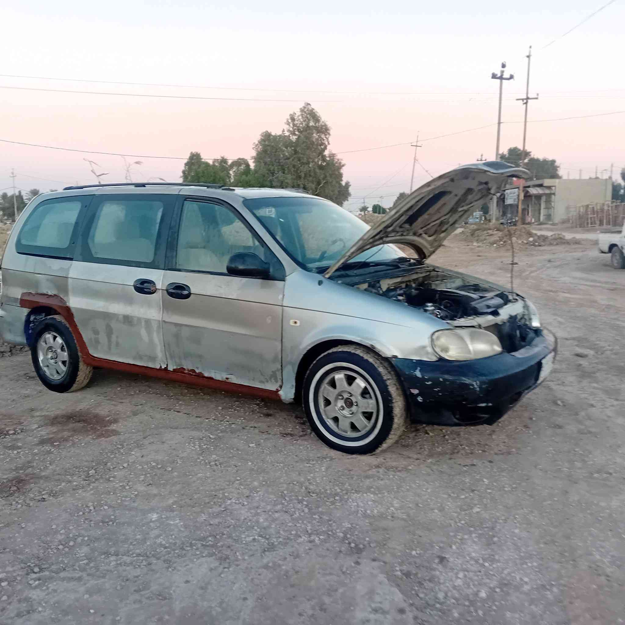 كيا كرنفال موديل 2000  بابل الماني السعر 16 
***********
