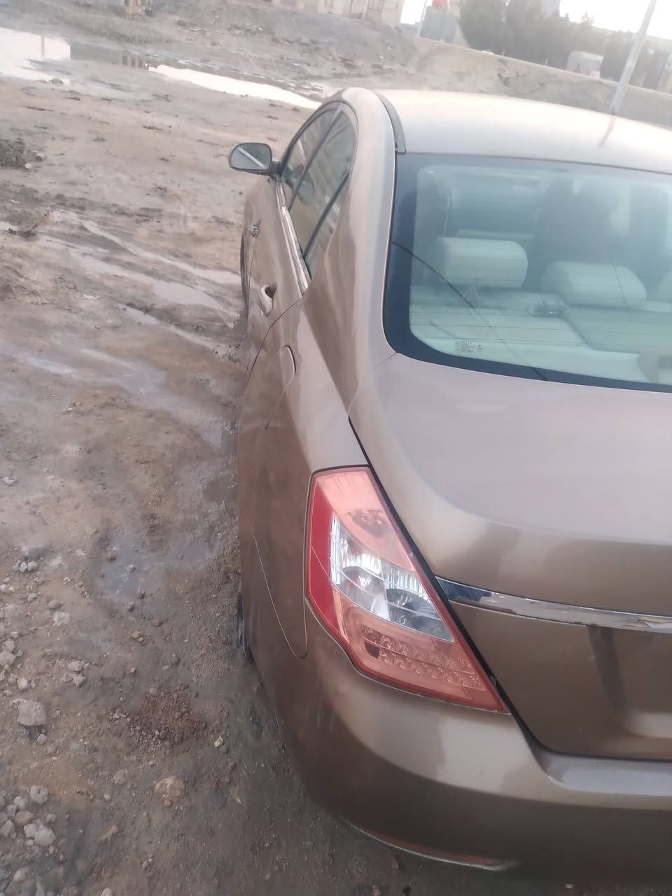 امكراند  موديل ١٧ بدون لوحات مدفوعه كمرك أوراقها كامله  السياره جديده مابيها نقص ترايك للزبير 
بيع مستعجل السعر ٢٣ ورقه 
***********
