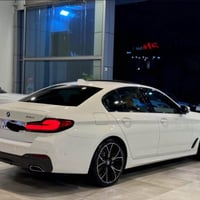 للبيع Bmw 530 i ( M ) 2022 V4 twin turbo مكفوووولة  (السيارة مغلفة ppf...