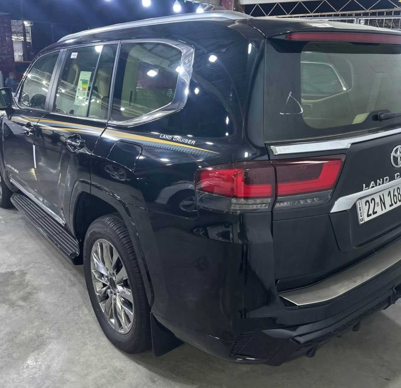 لاند كروز FXR لمتد – موديل 2024
قوة… فخامة… وأمان بلا حدود 🔥

امتلك سيارة تجمع بين الهيبة والأداء العالي مع أعلى مواصفات الراحة والأمان:

✨ المواصفات البارزة:
 • 📡 رادار متطور لسلامتك على الطريق
 • 🌬 باب شفط إحكام وفخامة في كل إغلاق
 • 🚘 FXR لمتد – أعلى فئة لعشّاق التميز
 • 🛡 مكفول لراحة بالك وثقة طويلة الأمد
 • 📅 موديل 2024 – جديد بمعايير حديثة

💰 السعر: 84,000 دولار
🤳***********
