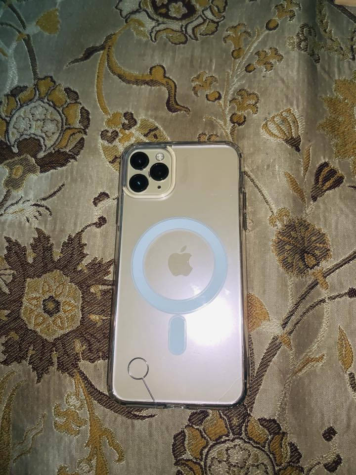 متاح ايفون ١١ برو ماكس لون ذهبي مبدل شاشه اصليه فقط 
ذاكرته ٢٥٦
بطاريه ٧٧ الاصليه مامبدله 
شرق اوسط 
وجهاز كلش حلو 
اويد اراوسه ب١٢ برو ماكس ونتراهم


**إذا كنت صاحب هذا الإعلان وتريد حذفه لأي سبب، رجاءا أرسل رسالة إلى الدعم الفني**