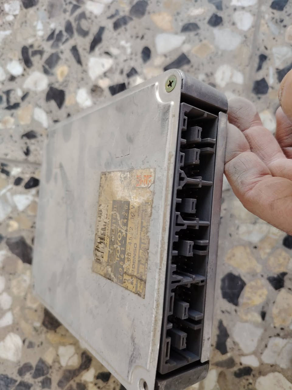 السلام عليكم غراض تيوتا للبيع للستفسار ***********
