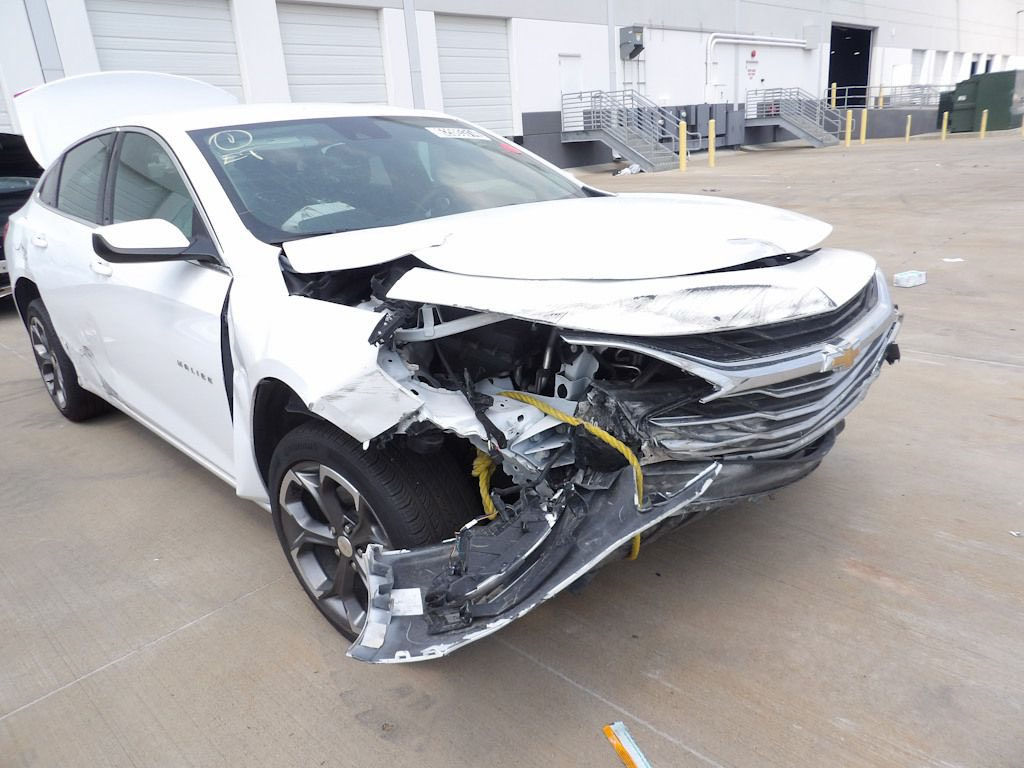 السلام عليكم
ماليبو موديل ٢٤ بصره حره بأسمي 
الضرر موضح بالصور 
السياره مصلحه درجه اولى وبيه بس الدعاميه تبديل 
السعر ب١٤٠ وبيه مجال


**إذا كنت صاحب هذا الإعلان وتريد حذفه لأي سبب، رجاءا أرسل رسالة إلى الدعم الفني**