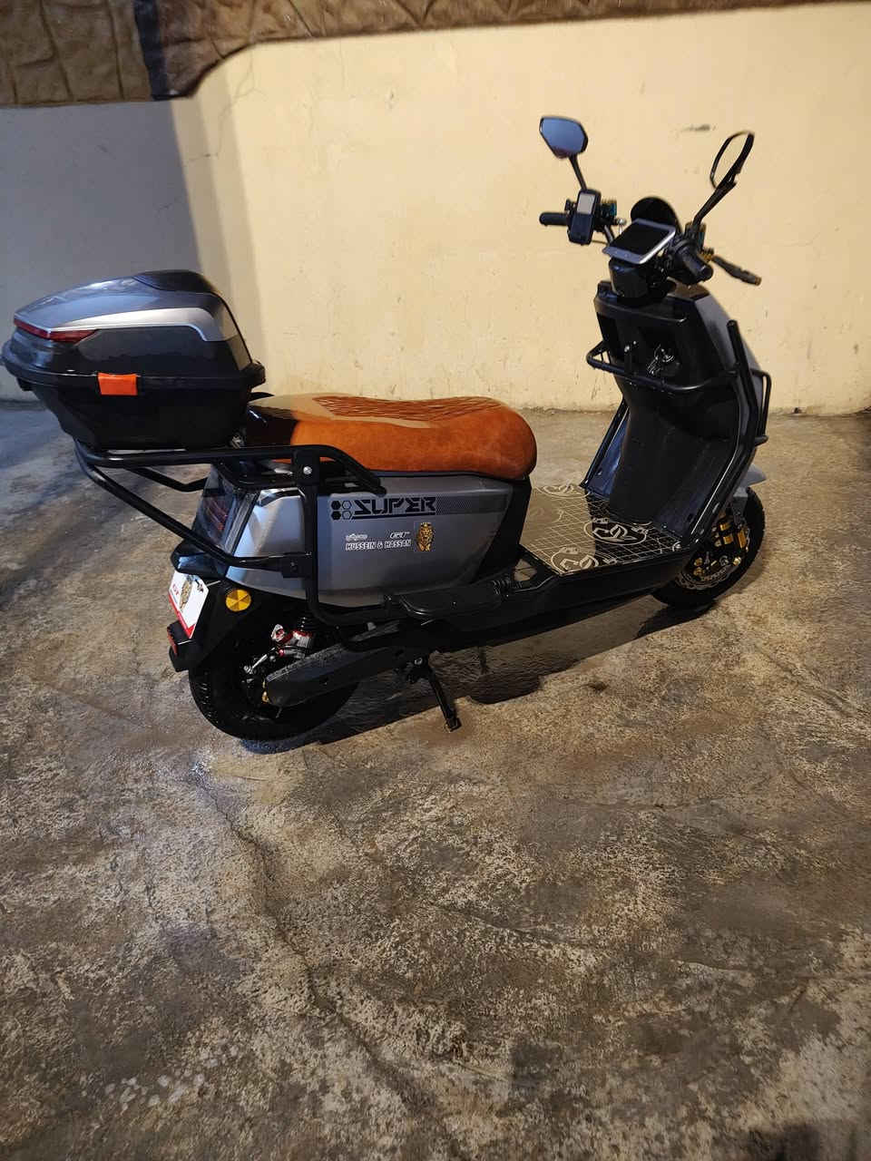 سلام عليكم
موطور شحن البيع  موديل 2026
ست بطاريات 
ثنين وتلاثين نبير 
مستعمل صار شهر 
ومستعجل على البيعة السعر 8050وبي مجال 
وهاذة الرقم ***********
العنوان ديالى شهربان قريت حجي محسن
