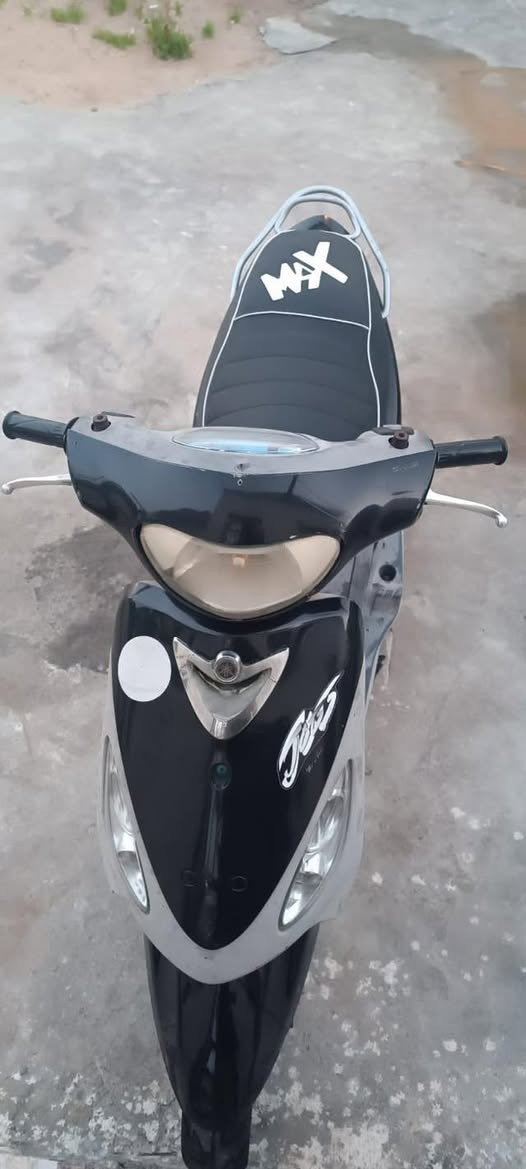 سلام عليكم دراجه ماكس قجمه ما مفتوح كفاله عامه ختم واحد السعر 850و بيه مجال حق الجيه مكاني البصره الجمعيات شارع الضريبه الرقم ***********
