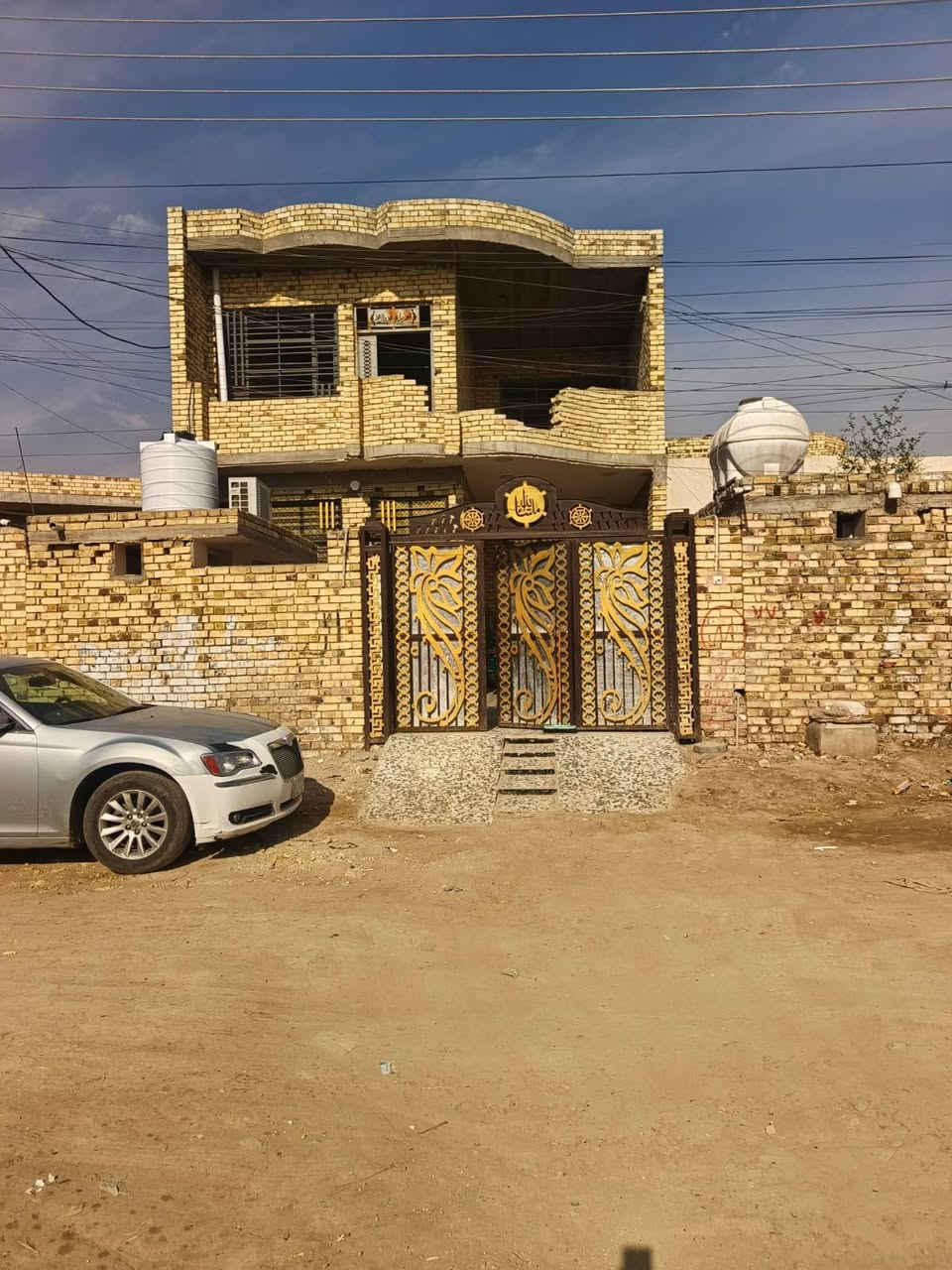 بيت بدوانم مال الزم ٢٤٠ بيت جبير بنا طابقين ماي ومجاري كاملت والتبليط راح يبلطونه هس بدايت الدوانم مال الزم قريب على السوك يحتوي على ٦ غرفه ٢ جوه و٤فوك كبيرات والمضيف ادعش متر ***********
تصل برقم مكلف بنشر
