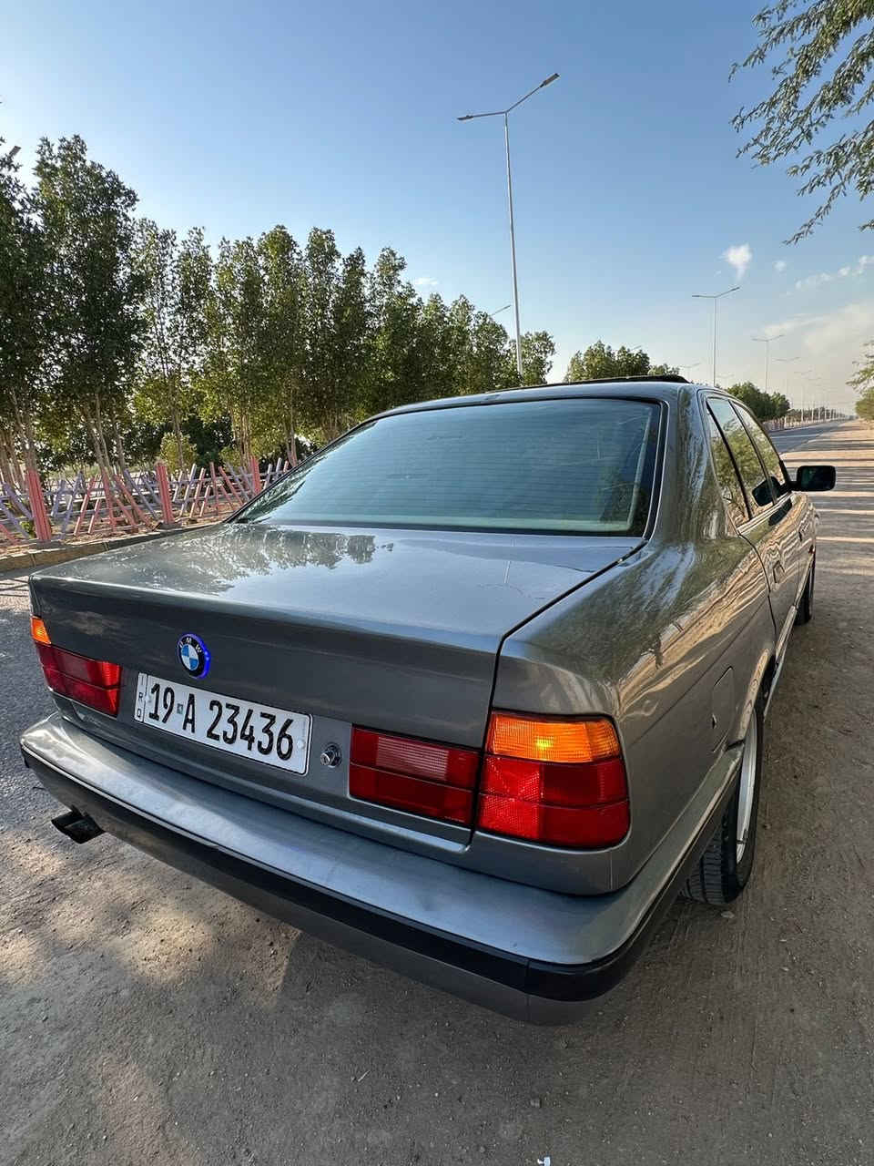 يا الله للبيع بي ام مديل 92 مسكر فانوس اوتماتيك. سياره فول مواصفات دبل أرباك دبل جكمجه. اسلايت طكتين. جام كهرباء. بجم عرض.  سياره جاهزه مكينه كير حداده تبريد. تخم تاير.  كهربائيات.  جاهزه  رقم جديد  مشروع وطني تحويل. بي محافظه.  مكان السياره البصره للستفسار ***********. سعر 58
