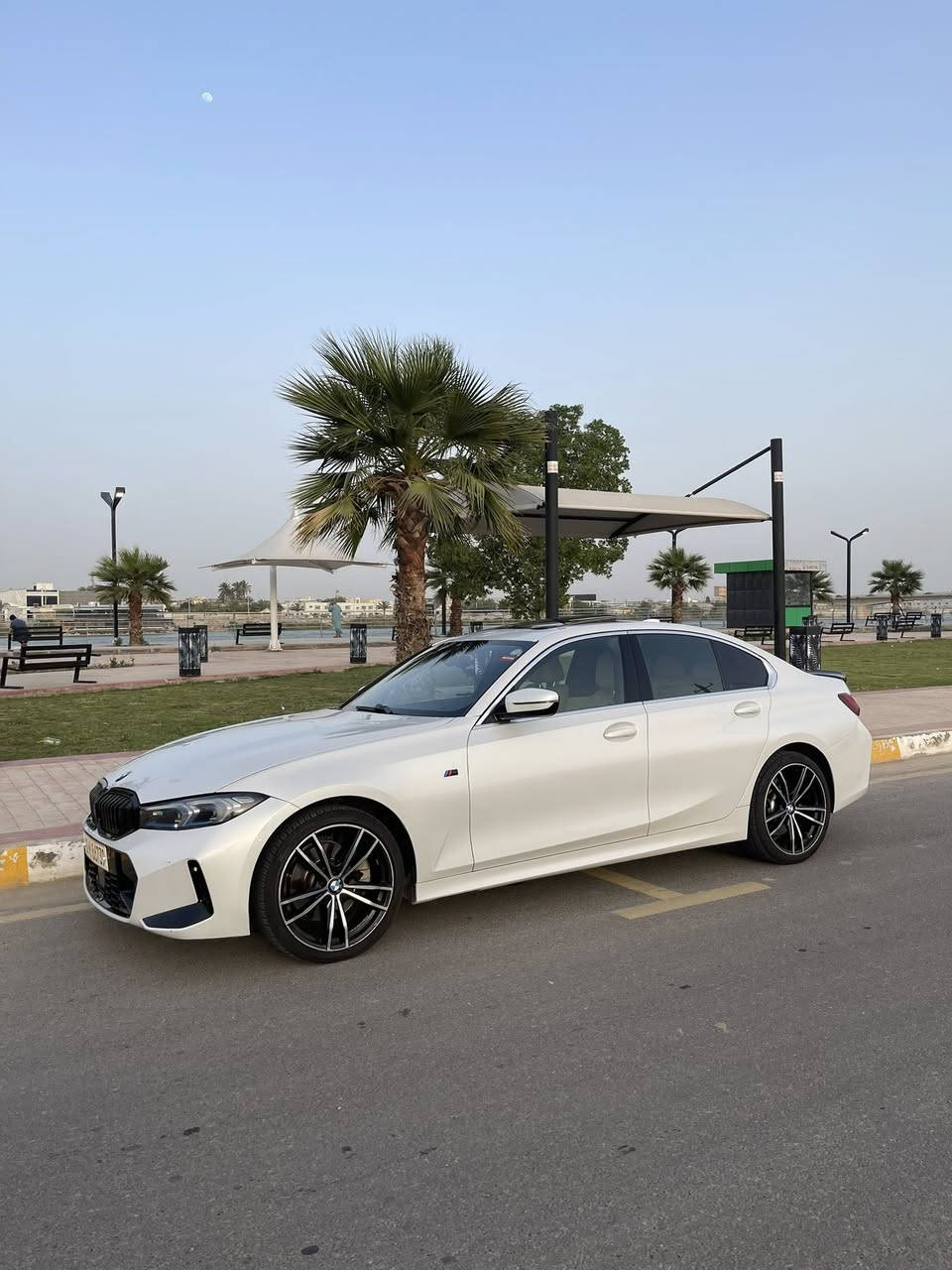 330i //2022/فول مواصفات الحادث موضح بالصورة جميع الايرباكات سليمه والدواخل السيارة مابيها مصرف ماشيه 70الف مايل //السعر 270 وبي مجال قليل
 للتواصل رقم فقط ***********
