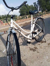 بايسكل للبيع  ما بي اي شي ناقص  السعر 90  للاستفسار :07746576197