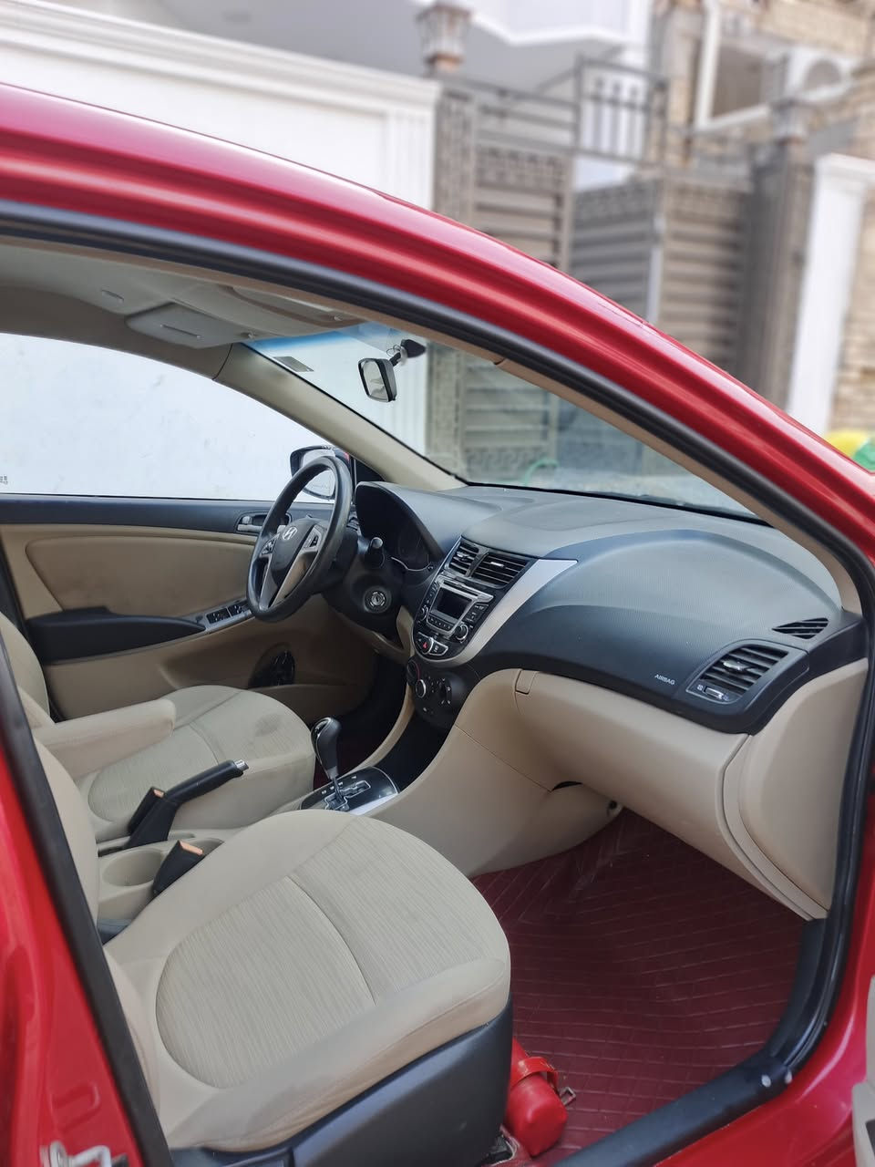 السلام عليكم
سيارة اكسنت موديل2017 سيارة مكفولة ونضيفة كير مكينة شرط السونار ولون مميز وحلو 
الي يرد يعرف سعر تفاصيل اكثر يخابرني ويدلل او يراسلني وانة خادم***********
