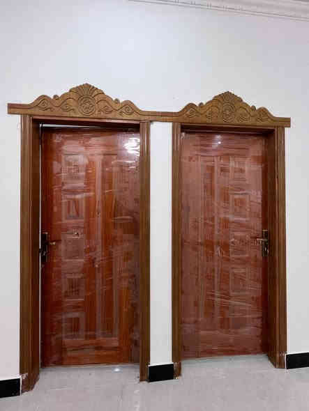 بسم الله ما شاء الله 🪬
دار سكن ( تحفة معمارية )
البناء حديث وخارطة مميزة وموقع جداً راقي
…….
#المساحة :: 200م ( 10 * 20 ) 
#العنوان :: إبي الخصيب - طريق سيد حامد 
قرب مدينة الأندلس السكنية - موقع مميز 
#طابو_صرف_زراعي_عراقي_💯💯
…….
#يحتوي :: كراج واسع أستقبال صحيات خارجية
حديقة مطبخ صالة مناور عدد 2 صحيات داخلية
غرف منام عدد 2 نظام سويت .
#كل_مايحتاجة_المشتري_من :: مغاسل - كيزر 
ماطور نظام بوستر -خزانات ماء .
……..
#الخدمات :: ماء كهرباء شارع تبليط 10م مدارس
منطقة جداً راقية والبناء منظم ومميز 
…….
شغل البيت من الدرجة الأولى #شرط_الضمان .
…….
#السعر_المطلوب ::: 115 مليون قابل للتفاوض 
…….
#للأستفسار:: أتصال - واتساب 
***********
…….
كما عودناكم على أستقبال جميع العروض العقارية
