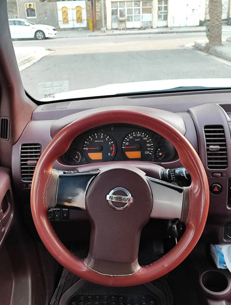 السلام عليكم 
نيفارا 2013 متصل كير عادي رقم واسط باسمي مداور ثاني يوم مكفوله كفاله عامه. هزه جديده سنويه ل30 
مكينه 2700 ، كير مكينه كفاله 
تخم تاير جديد تبريد تدفى كهربائيات كله شغال حداديه امامي خلفي السياره هاون جاهزه من كلشي السياره احلى من الصور بهوايه وبلخير علي الي يأخذها  السعر 128 
*********** دهل اوران, واسط
