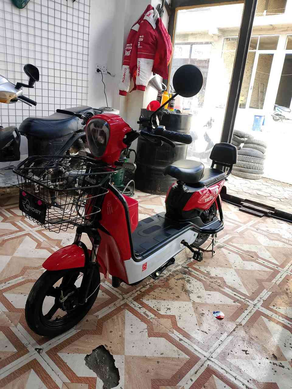 بايسكل حجم 14كله شغال بعده جديد للبيع ***********
