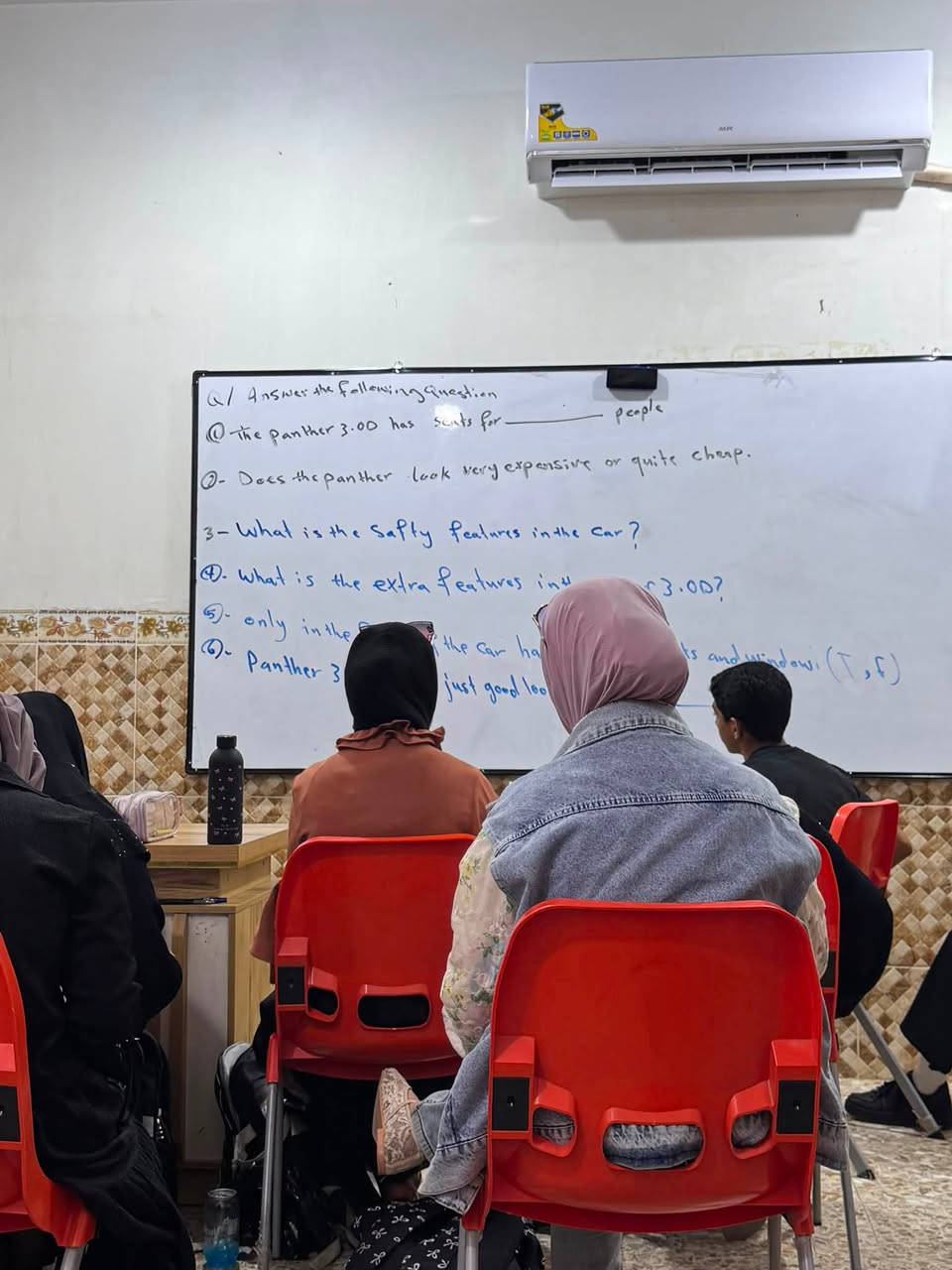 طلبتنا الأعزاء في صف الثالث المتوسط، استمرارنا في التمارين والمراجعة هو طريقنا الوحيد للوصول إلى هدفنا. اليوم كانت التمارين حول (Panther 3.0) وكيفية التعامل مع الأسئلة الوزارية.
مستمرين وياكم حتى القمة.. مركز طريق النجاح 💡"
واسط - الكوت - الخاجية - شارع مدرسة النهرين الأهلية - مجاور أفران جنة الحسين.
📞 للاستفسار والتسجيل

***********

