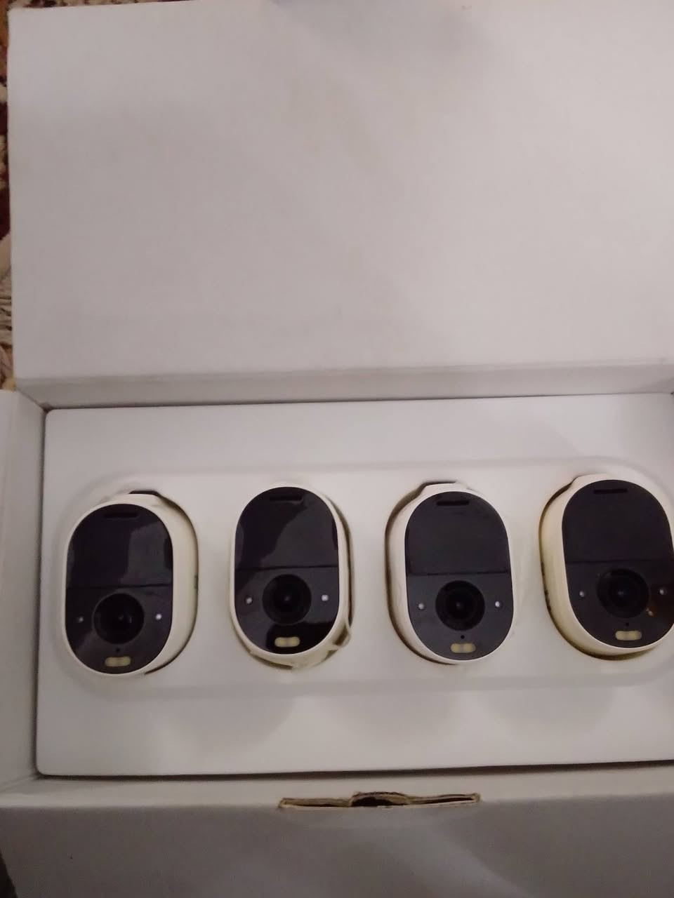 كامرات واي فاي بدون واير شحن مع الجهاز مالتهم شغلات بس ابيع فحم فحم 
السعر 55
توصيل موجود
***********
***********
