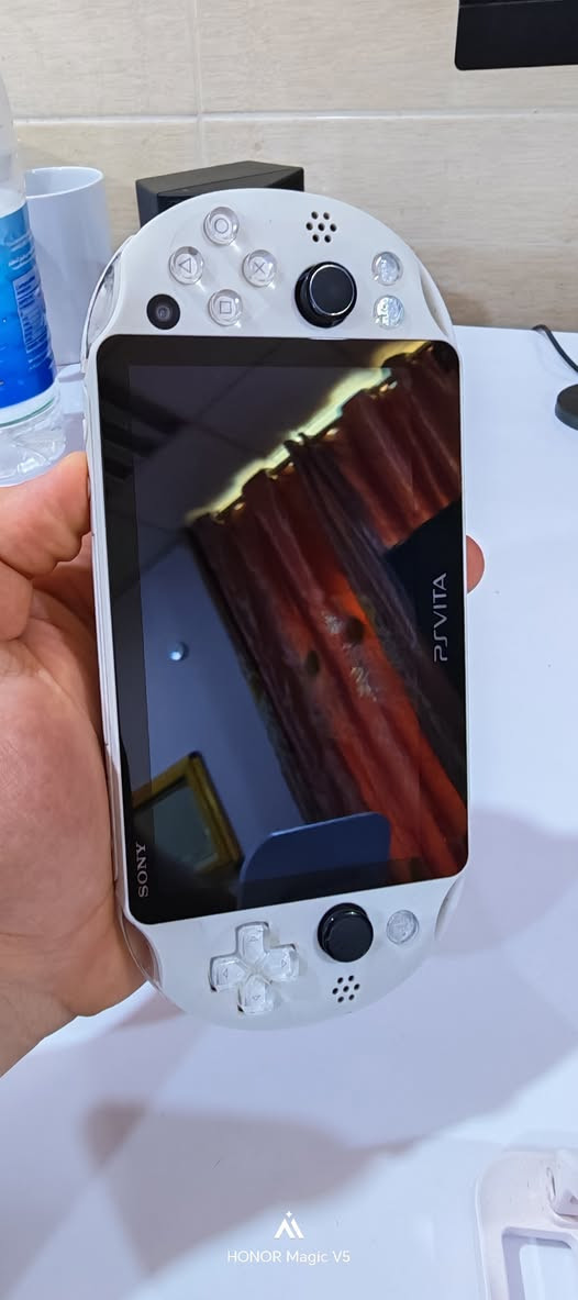 السلام عليكم و رحمة الله و بركاته

PSP VITA OLED PCH- 2000

Crystal white

ذاكرة 256 گيگا Adata اصلية

هولدر مال رام مال بي اس بي فيتا اصلي

حافظة سودة

انطيك ويا الشاحنه الي استعملها انا عندي بلك مال شاومي 120 واط و كيبل شحن

السعر 250 الف قفل رجائا لحد يعامل مكلفني اكثر من هذا

مهكر كامل و بي خير من الله العاب والي يتواصل وياي ادزلة فيديو يشوف كلشي بالجهاز

نظيف جدا الجهاز مشتري انا بنفسي من Ebay وتقريبا ما مستعملة الا قليل

للتواصل خاص عندي توصيل كل المحافظات و التوصيل احسبة مجانا


**إذا كنت صاحب هذا الإعلان وتريد حذفه لأي سبب، رجاءا أرسل رسالة إلى الدعم الفني**