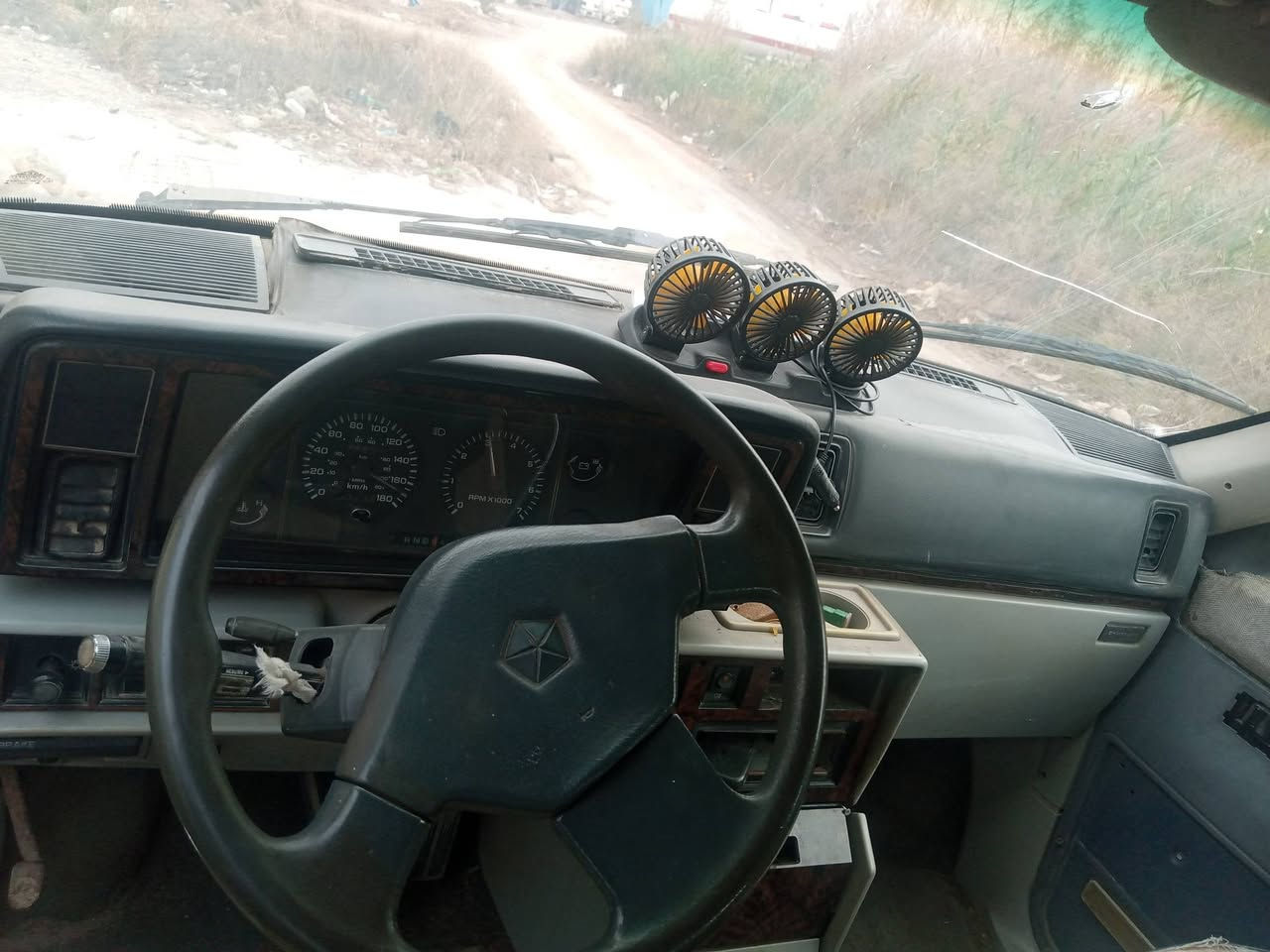 سياره دوج كرايسلر موديل 1990 رقم القادسيه ديوانيه /خصوصي /سياره نضيفه تخم تاير ياباني /السعر 28/المكان عماره ميسان /رقم الاتصال ***********
