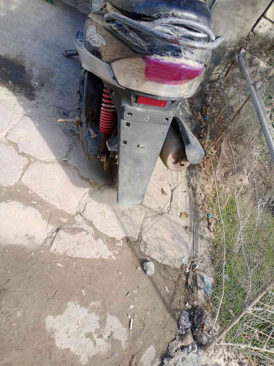 ماكس منغولي الدراجة شوفة عينك متروكة بس شغالة وكلشي بيهة شغال أمانة اللة ما استخدمهة مابيهة نقص السعر ٤٥٠ الف وبيها مجال حك جية المكان الدورة أبو دشير
الرقم : ***********
