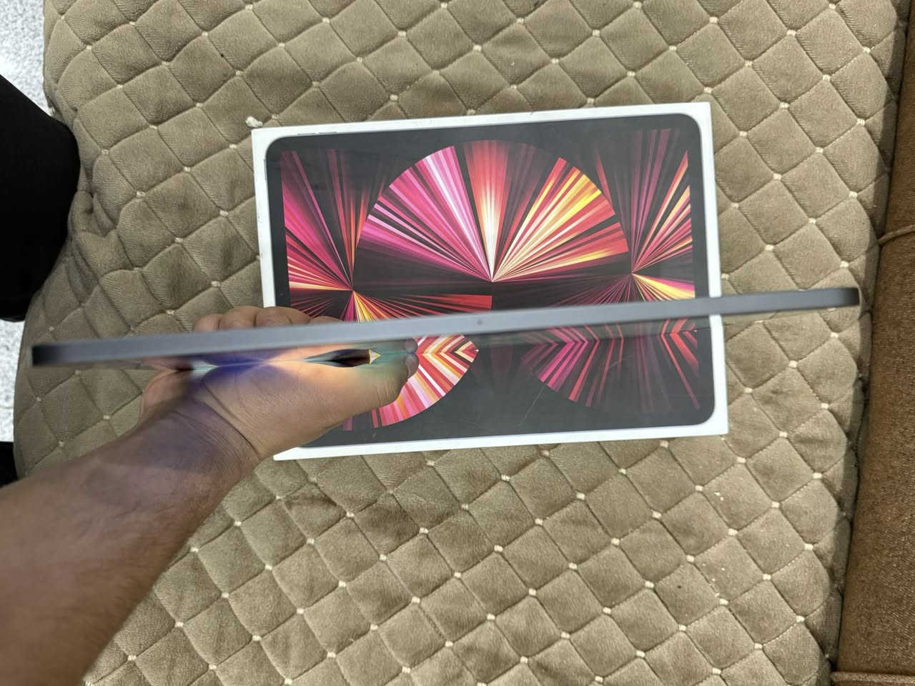 السلام عليكم شباب عندي ايباد M1 ذاكرة الجهاز 128 حجم الجهاز 11  نضافة الجهاز 90/100 سعر الجهاز 575 وبي مجال بسيط 
مكاني بغداد مدينة الصدر 
للحجز والاستفسار /***********
