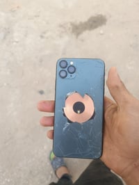 نطيحه ١١برو ماكس مبدل بطاريه و شاشه و ضهر مكسور و كلاسه مكسوره الباقي ...
