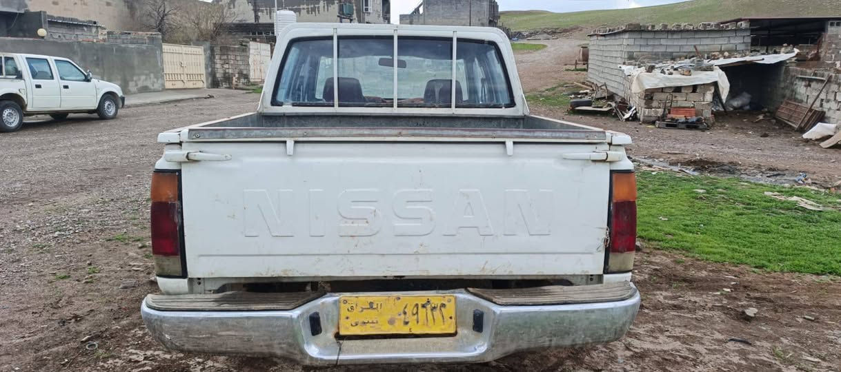 سلام علیکم بەناوی خوای گەورە    نیسان  سبوغ عام  لۆ جوانی ڕەقەم نینوە بەشەرتی ئەوەلیات سەیارەکە زۆر توندو تۆلە ناو غورفەی جوانە هەیکەلی زۆر جوان و ریکە ناوە بۆدی خاوێنە کارابایات و گێر  و  مەکینە ئەکسل و شانسی بەشەرت  ماڵی   دۆستە  سعری 25 وەرەقەو مجال گۆڕینەوەش دەکەم
*********** أربيل, العراق
