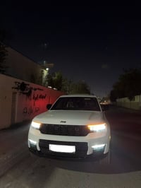 سيارة جيب كراند جيروكي لونك ال السيارة بلاك توب بجم كبس شكل جديد موديل...