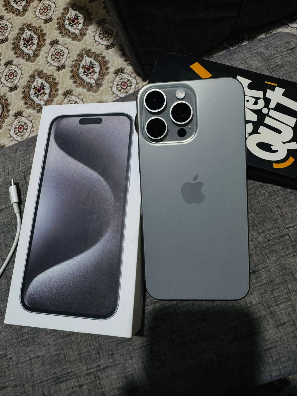 السلام عليكم
٤ ايفون 15 برو ماكس
لون تيتانيوم
٣ ذاكرة 256تيرا
نسبه البطارية 88 
عربي ماستر AAA
شريحتين
نضافه 100%
السعرمليون50
رقم ***********
