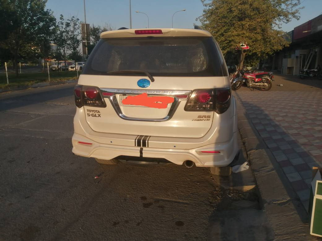 فۆڕچنەرفول مواسەفات سەفاری جڵدزینۆن ناوزەرد کامێرای پێشو پشت خەزن سەقف تەلەفزیۆن بەسمە شەغال دوودەستە لەچل هەزارەوە لای خۆمە ٸێستا 103000ڕۆشتوە یەك برغوی دەستی لێ نەدراوە چوارتایەی لۆك سەنەویو ڕەقەم تازەیەکەمێك معامەلە      0751 123  26  10 بنجوين, السليمانية
