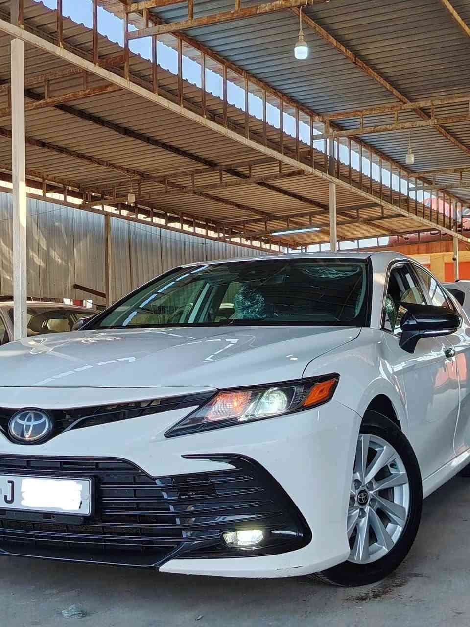 سلام عليكم
 تويوتا كامري موديل 2022 امريكي فيئة LE 
وارد امريكي ماشية 76 ألف فورويل دبل اكسن
محرك V4 مامفتوح 
كير توماتيك وعادي  ثلاث انظمة قيادة

🚫صبغ باب خلف السايق + باب السايق نص تعديل بارد
رقم دهوك رقم سنوية جديد شرط التحويل 
 
المواصفات 
هندبريك بصمة اوتو هولد
ادار امامي رادار جاني رادار خلفي
مستشعر وقوف 
حساسات ضغط الاطارات 
مراقبة النقطه العمياء 
کامره خلفیه
تدفئه المقاعد 
مثبت سرعة
تحديد مسار 
مانع انزلاق 
قيادة ذاتيه 
تحکمات ستیرن
بجم زينون
شاشه 
استيرن ايتر 
مراوسه حسب القناعة
عنوان طريق اربيل موصل ناحية برطلة
للاستفسار ***********/***********

السعر 185 $$ وبي مجال
