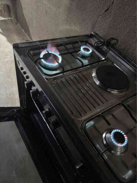 السلام وعليكم طباخ للبيع 
نضيف 
الموقع كركوك حي الواسطي
السعر 150
الرقم *********** كركوك
