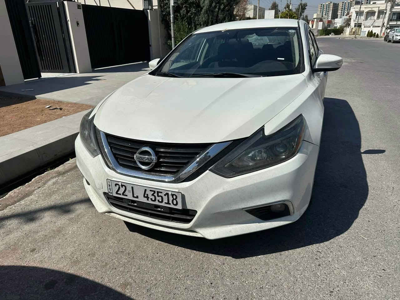 نیسان ئاڵتیما 2017 S
سپی سەدەفی 
بەناوی خۆمانە و سەنەوی بەسەر چووە
رەقەم هەولێر
رەقەم نوێ
گێر و مەکینە  بەشەرت 
سەیارەکە شەش پارچەی بۆیاغە و لەگەل بەشێک لە سەقفەکەی 
سەیارەکە سیستەمی غازی بۆ دانراوە
سەیارەکەهەیکەلی زۆر جوانە و قەپ و قۆپی نیەو بێ کەم و کوریە
رەسمی حادیسەی ئەمریکام داناوە 
شوێن :هەولێر 
سعری 103وەرەقە و مەجالەکی برایانە
ژمارەی مۆبایل *********** أربيل, العراق
